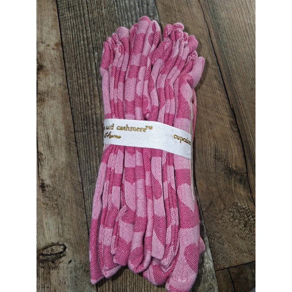 NEW! Cupcakes and Cashmere Pink Hearts Set of 8 Napkins